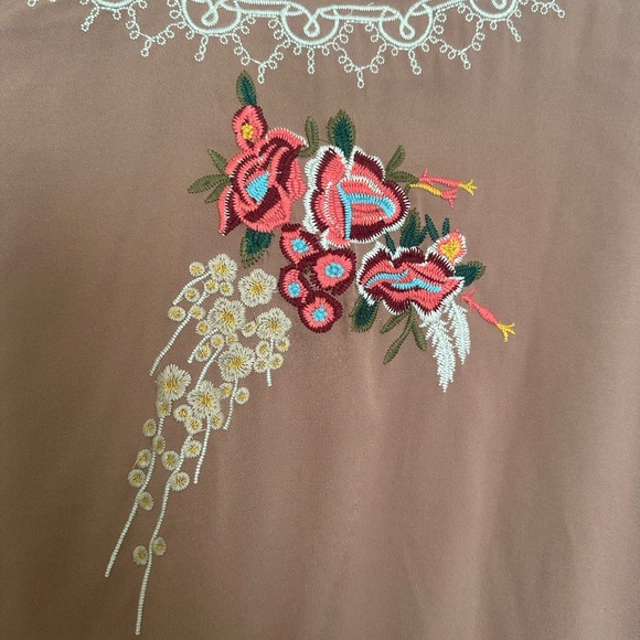 Embroidered Dusty Rose Tunic Made in India - Picture 3 of 6